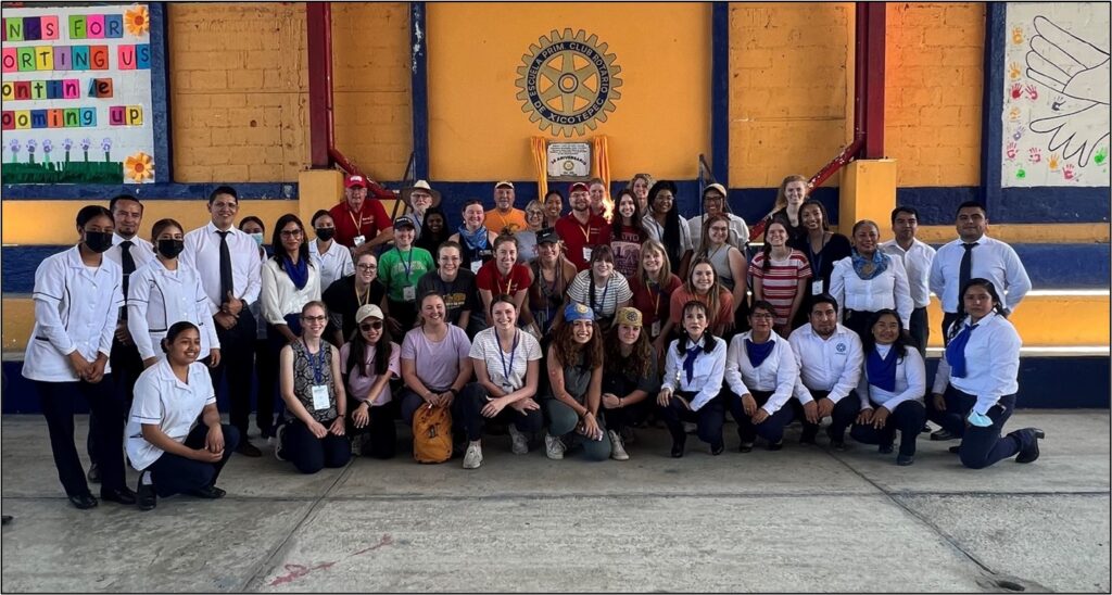 a group photo of 2023 participants in the “International Perspectives: Xicotepec" service learning course